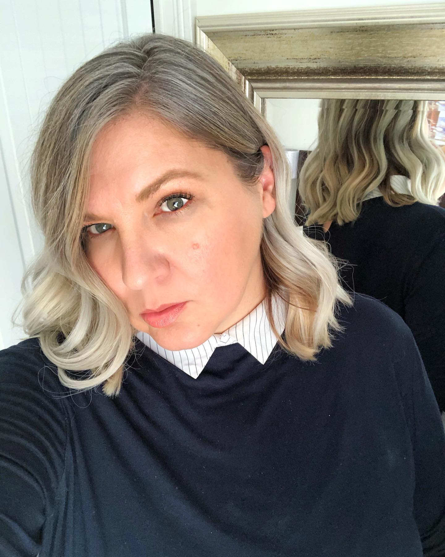 24. a Chic Blend Of Soft Waves and Subtle Dimension
