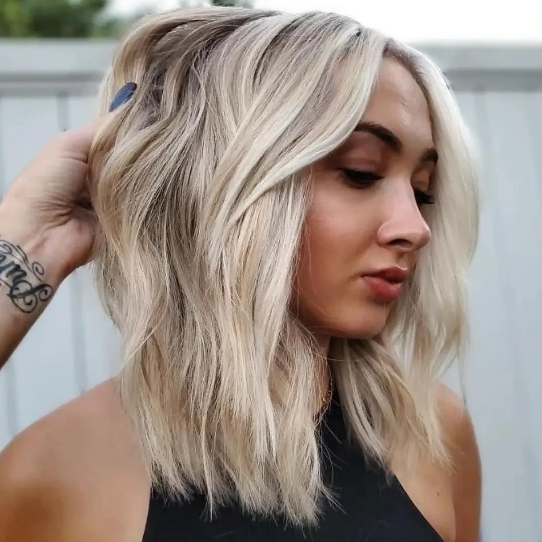 16. Effortless Beach Waves with a Sun-kissed Glow