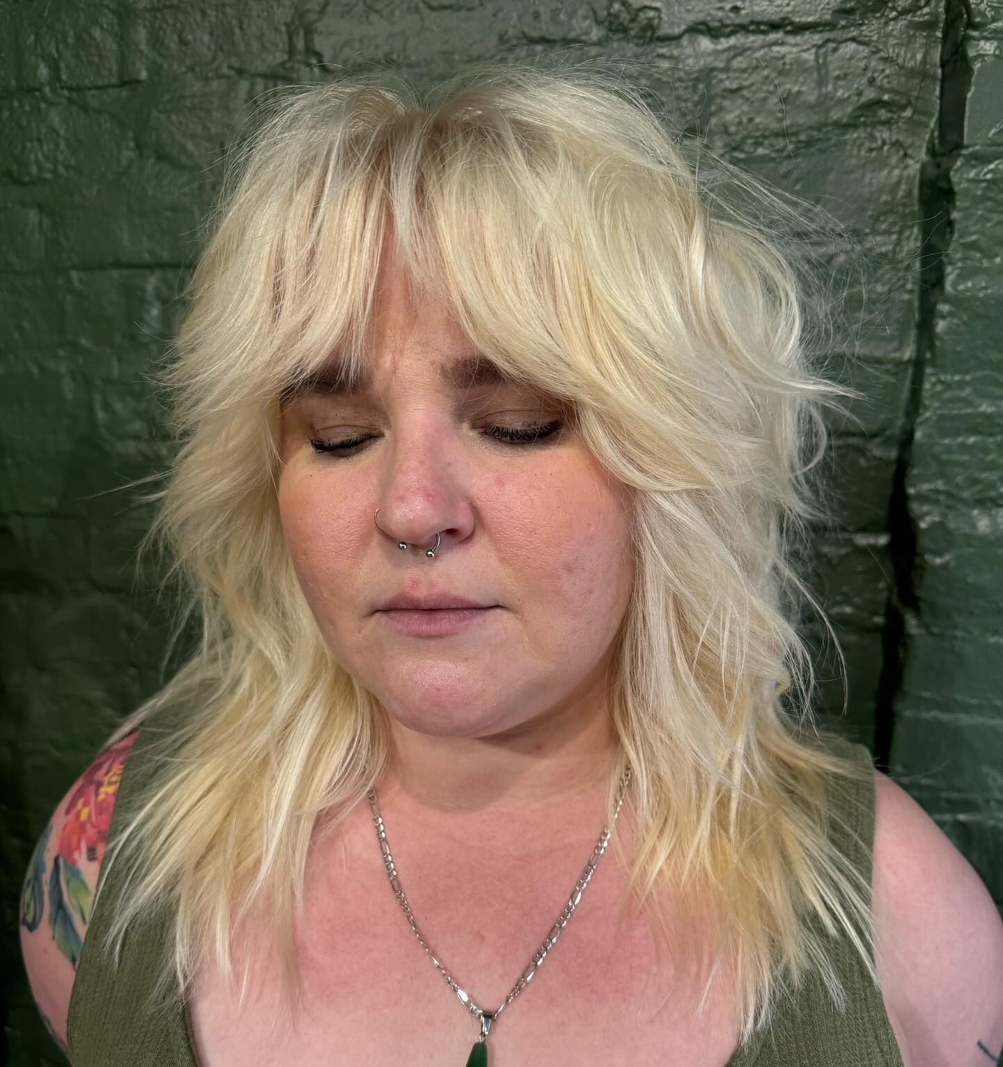 30. Blonde Frosted Shag: Embracing Uneven Chic with Effortless Vibes