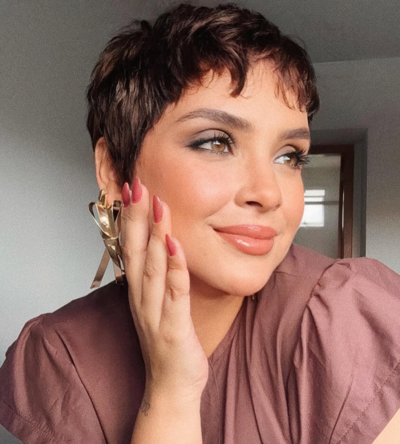 17. 90s-inspired Textured Pixie Cut