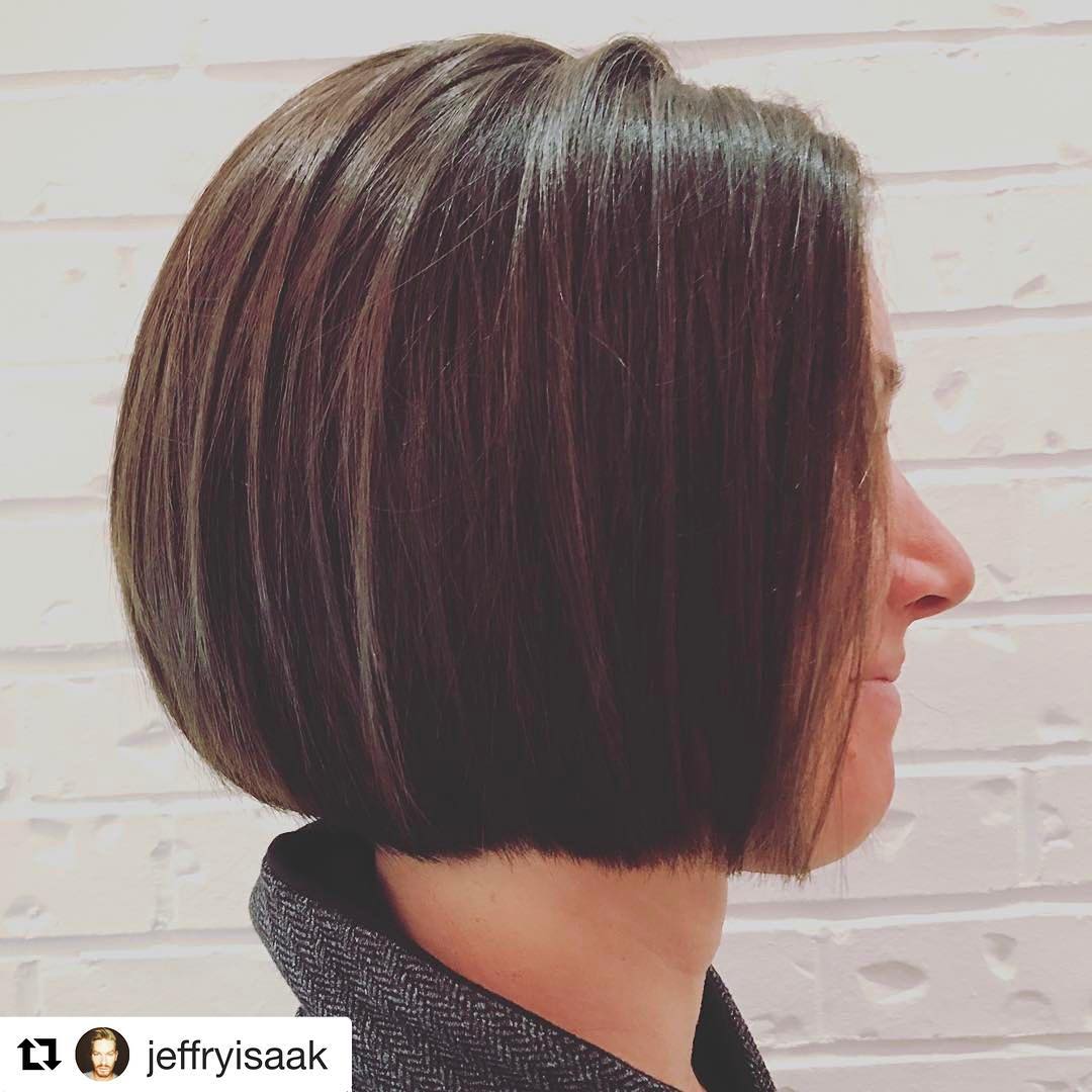 6. Chin-length Elegance: the Sleek and Chic Bob with an Edgy Twist