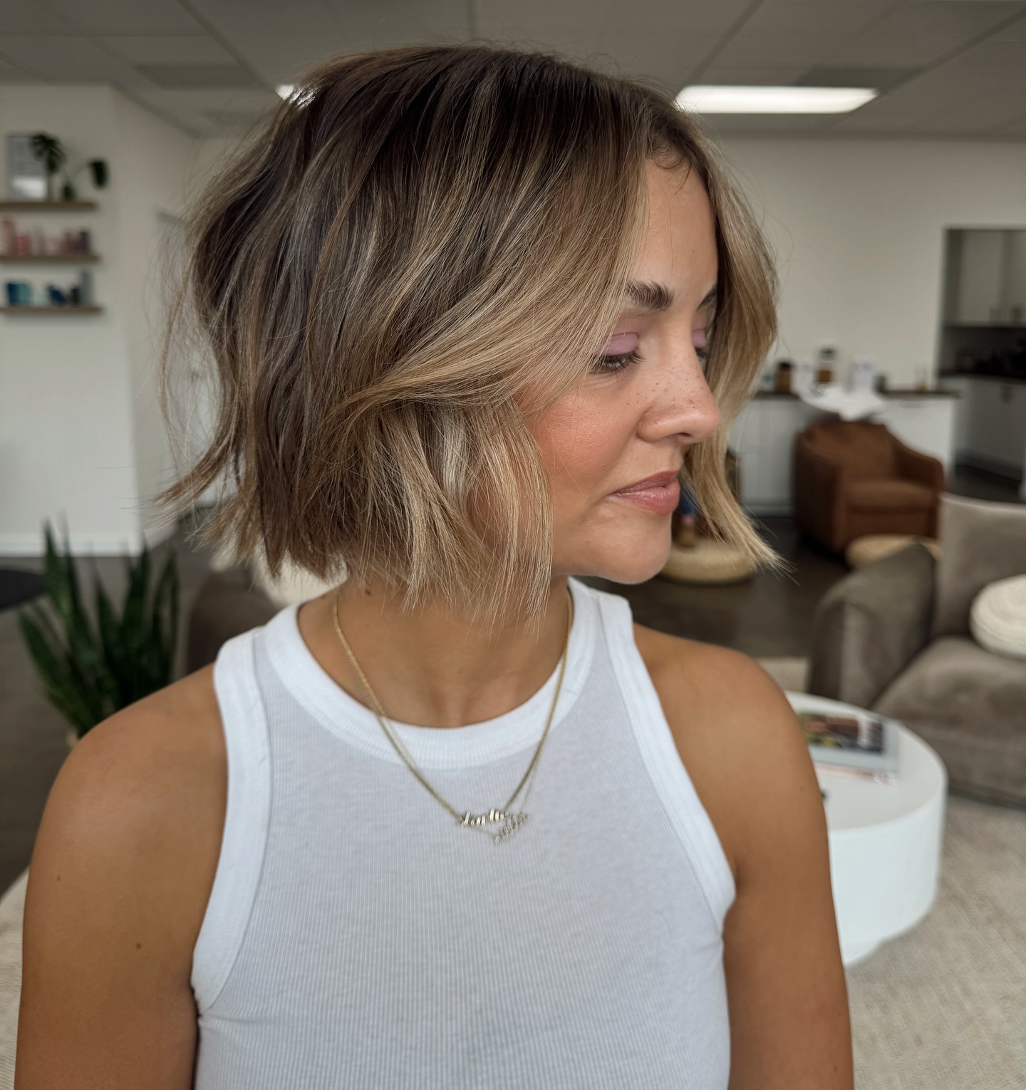 20. Textured Wavy Bob with Highlights