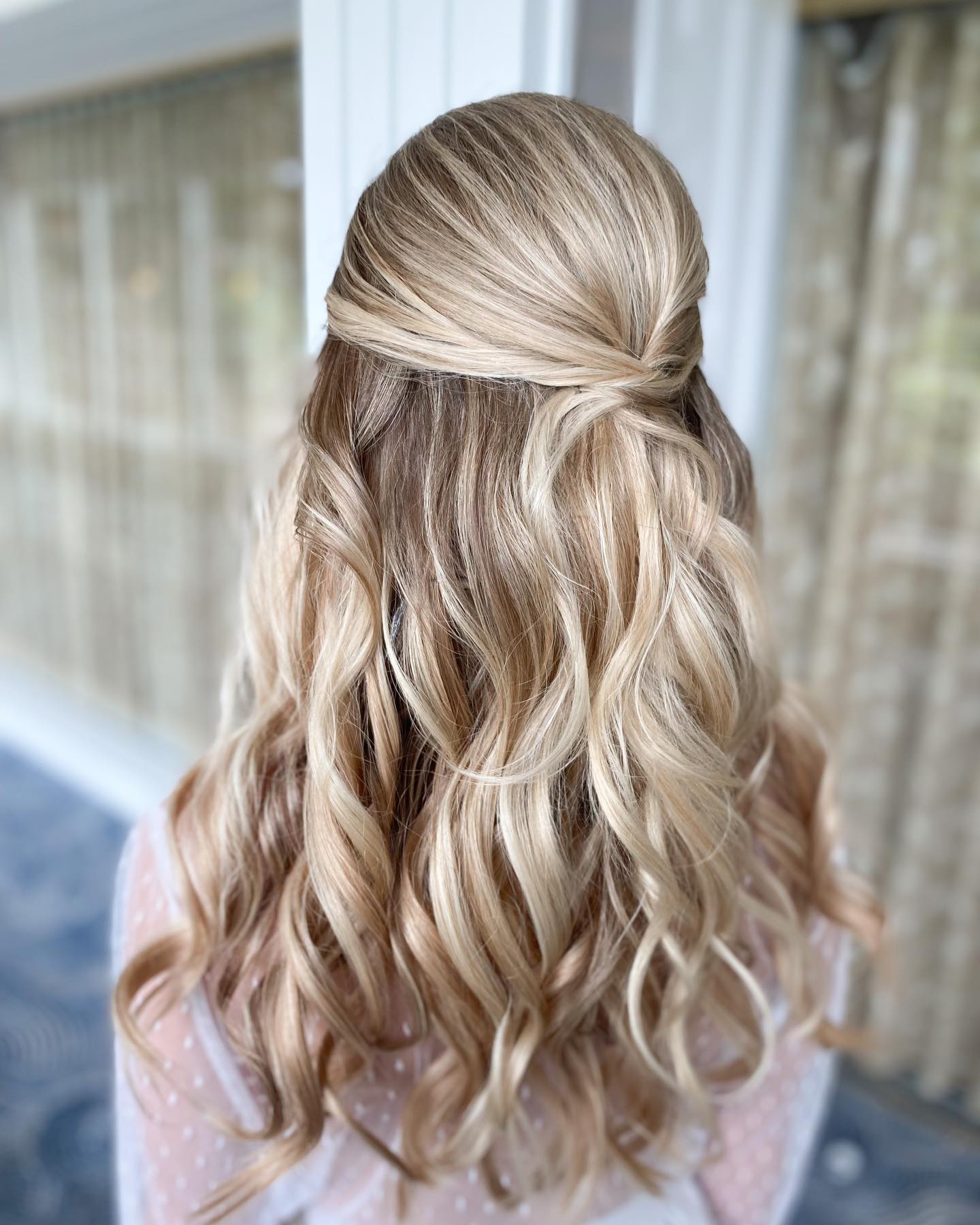 2. Barely There Elegance: a Romantic Twist on Classic Waves