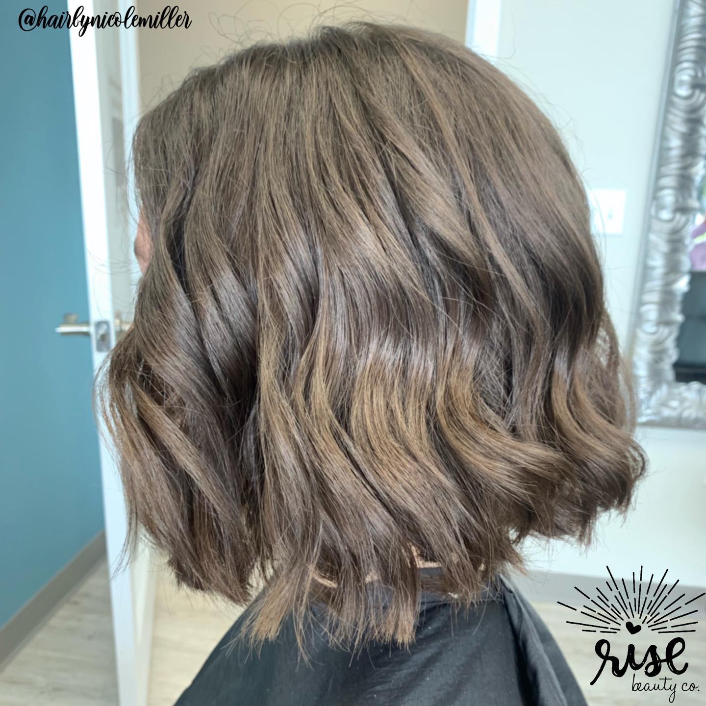 50. Unraveled Elegance: the Effortlessly Dreamy Messy Bob
