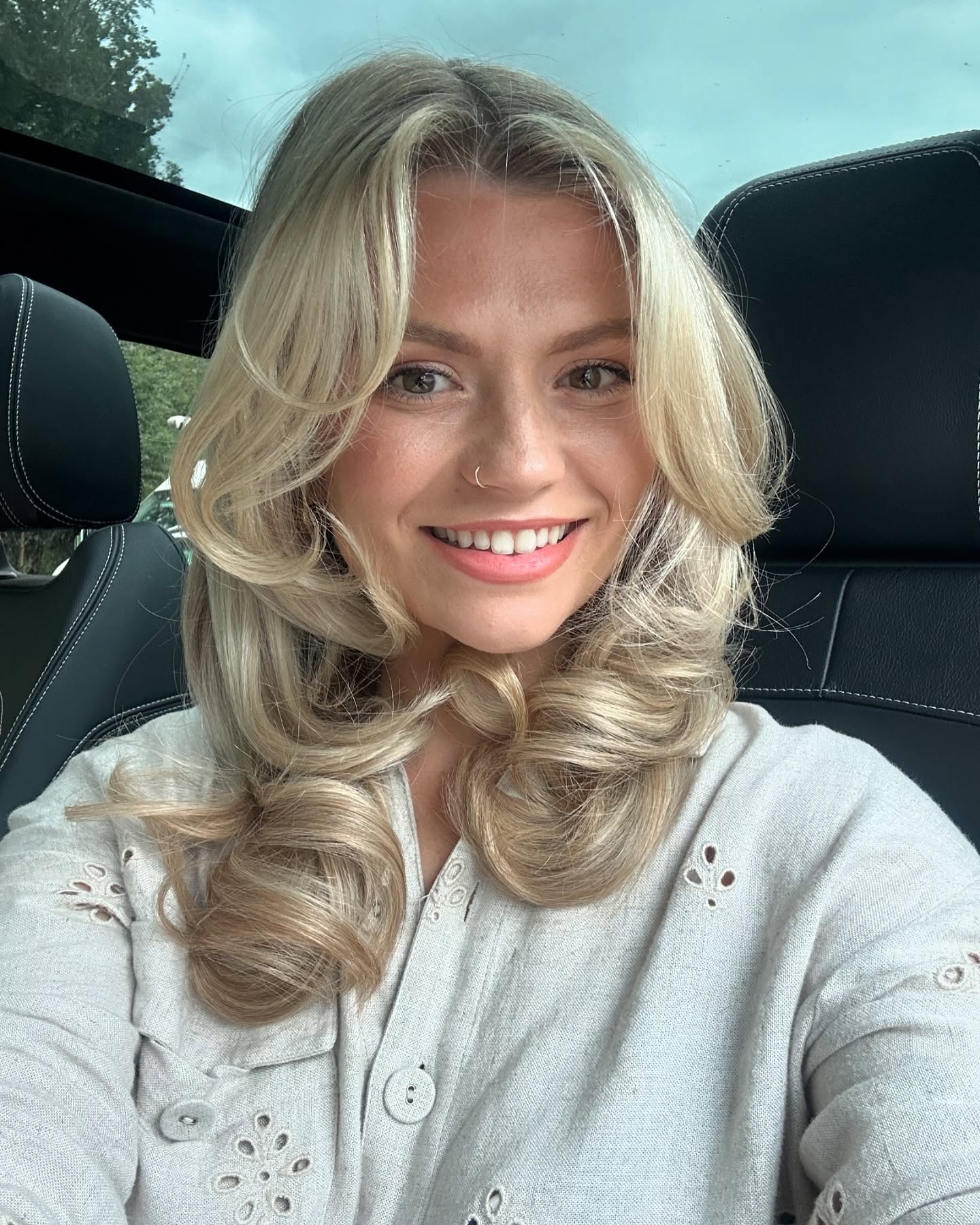 12. Radiant Retro Glam: the Timeless Twist Of Soft, Bouncy Layers