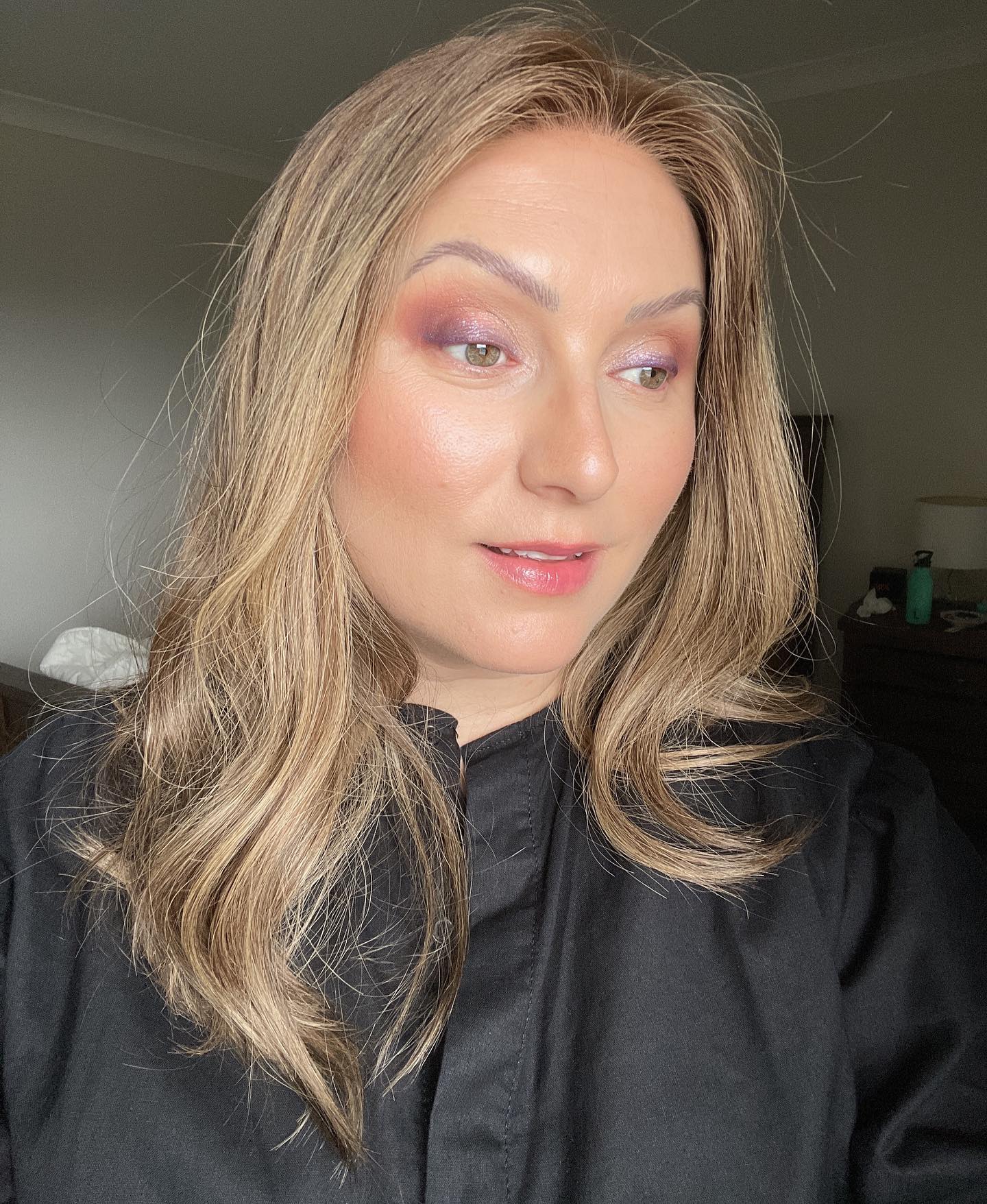 32. Effortlessly Glossy: the Modern Twist on Long, Layered Locks