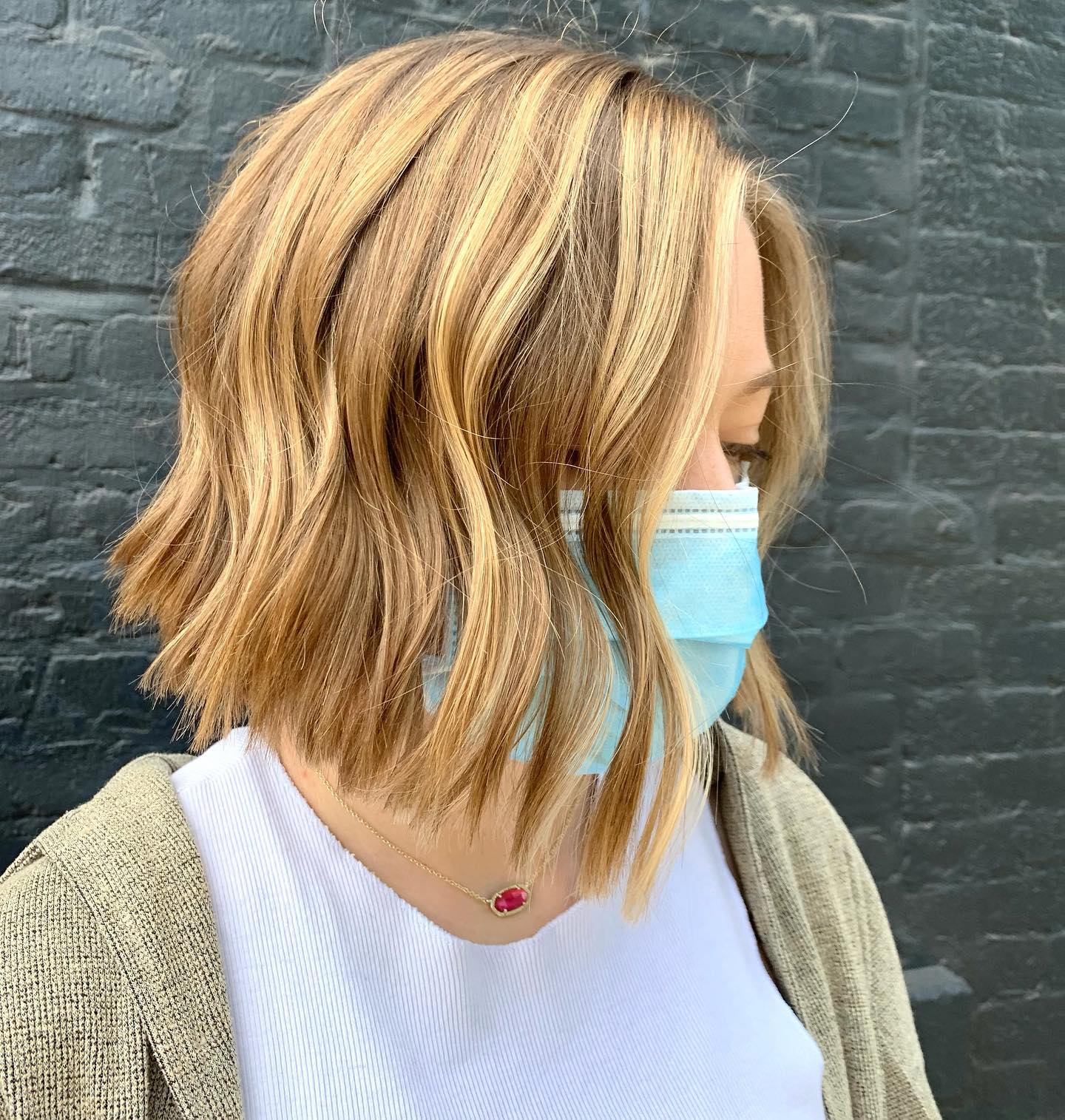 11. Joyful Beachy Waves with Sun-kissed Highlights