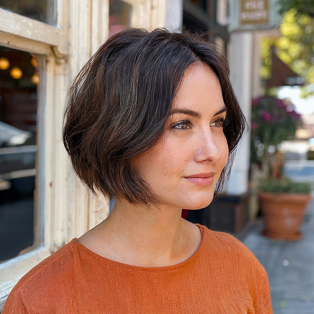 16. Chic Sun-kissed Bob with Effortless Movement