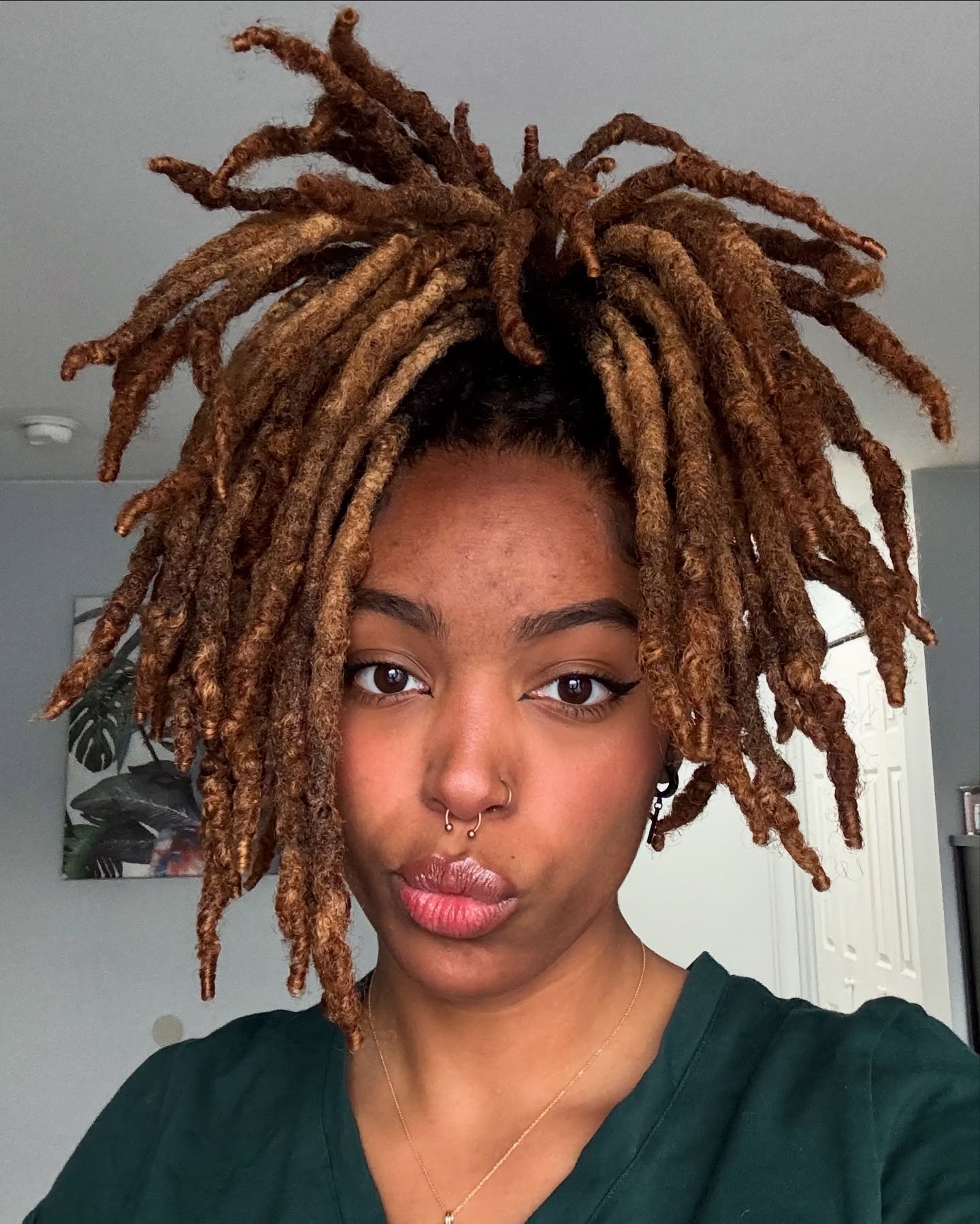 44. Crowned Chaos: the Bold Upsweep Of Dynamic Locs