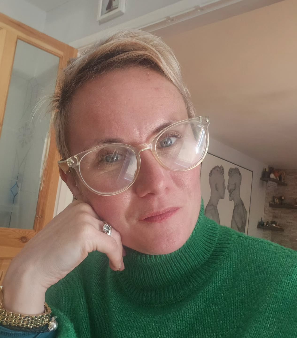 20. Chic Edge with a Playful Twist