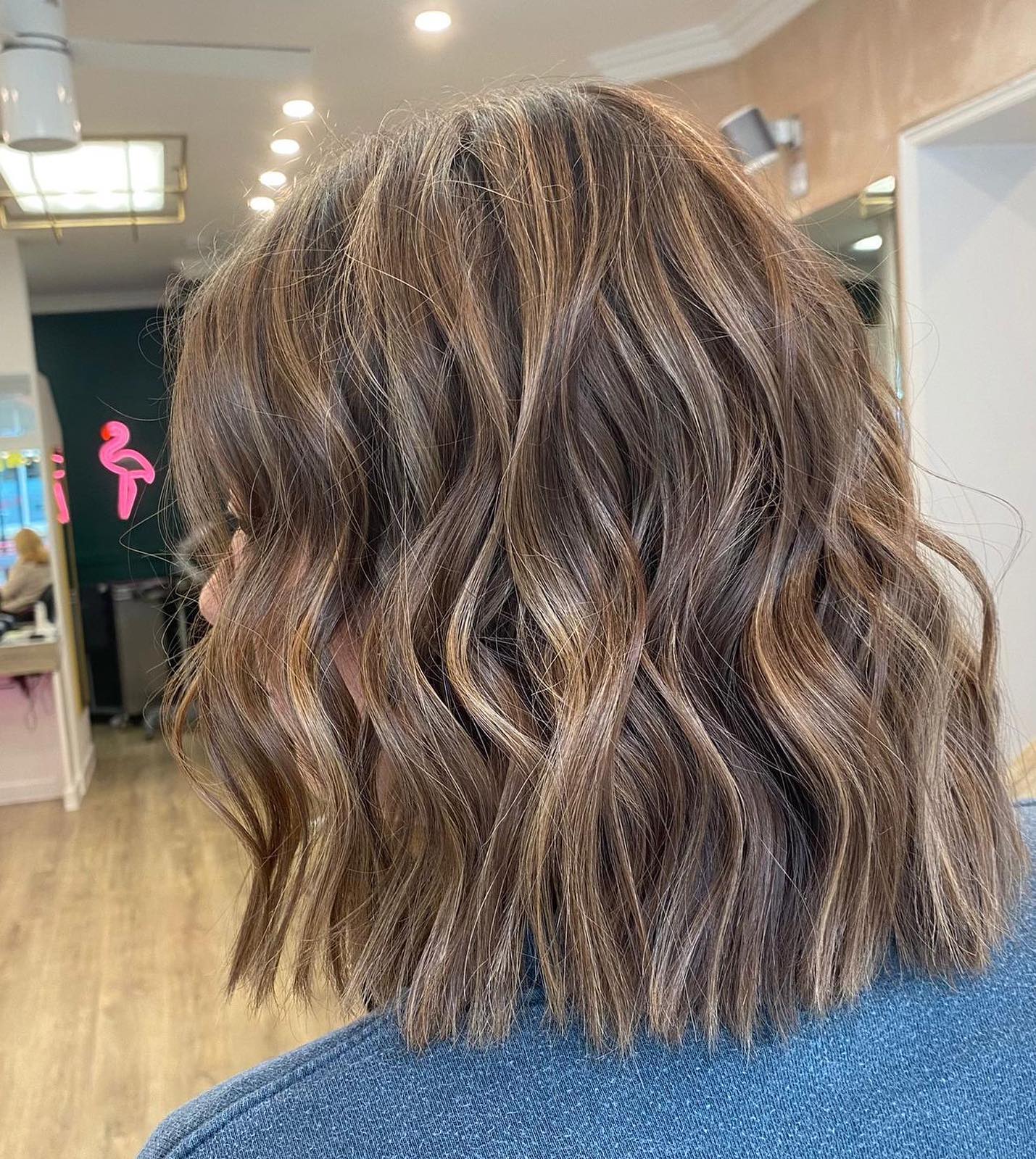 10. Effortlessly Beachy Waves with a Sun-kissed Glow