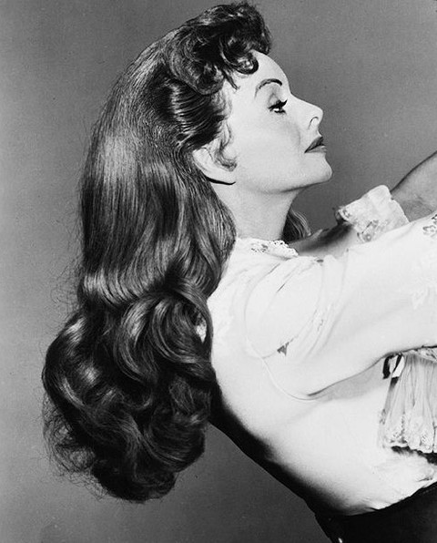 1. Hollywood Siren's Glamour: a Retro Wave Resurgence