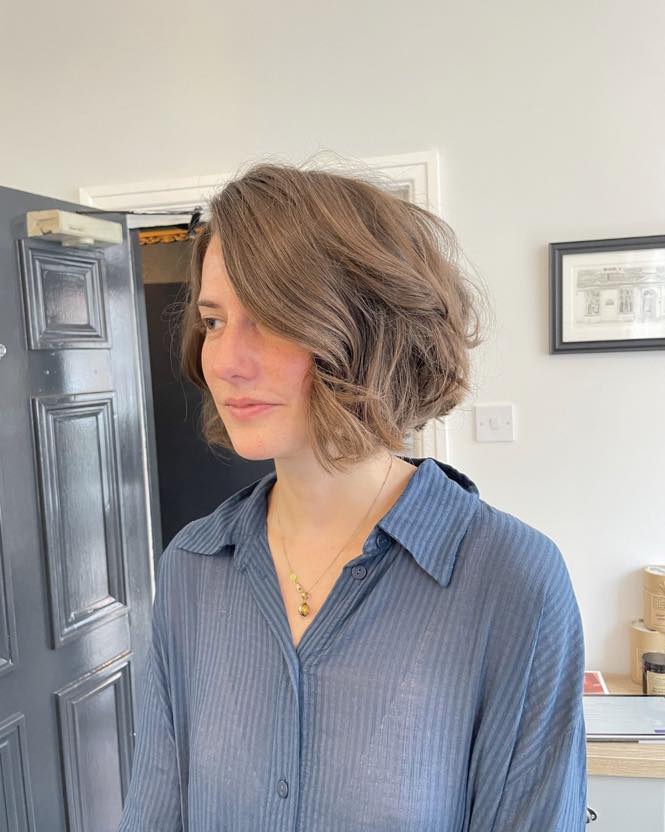 55. Chic Disarray: Effortlessly Tousled Elegance