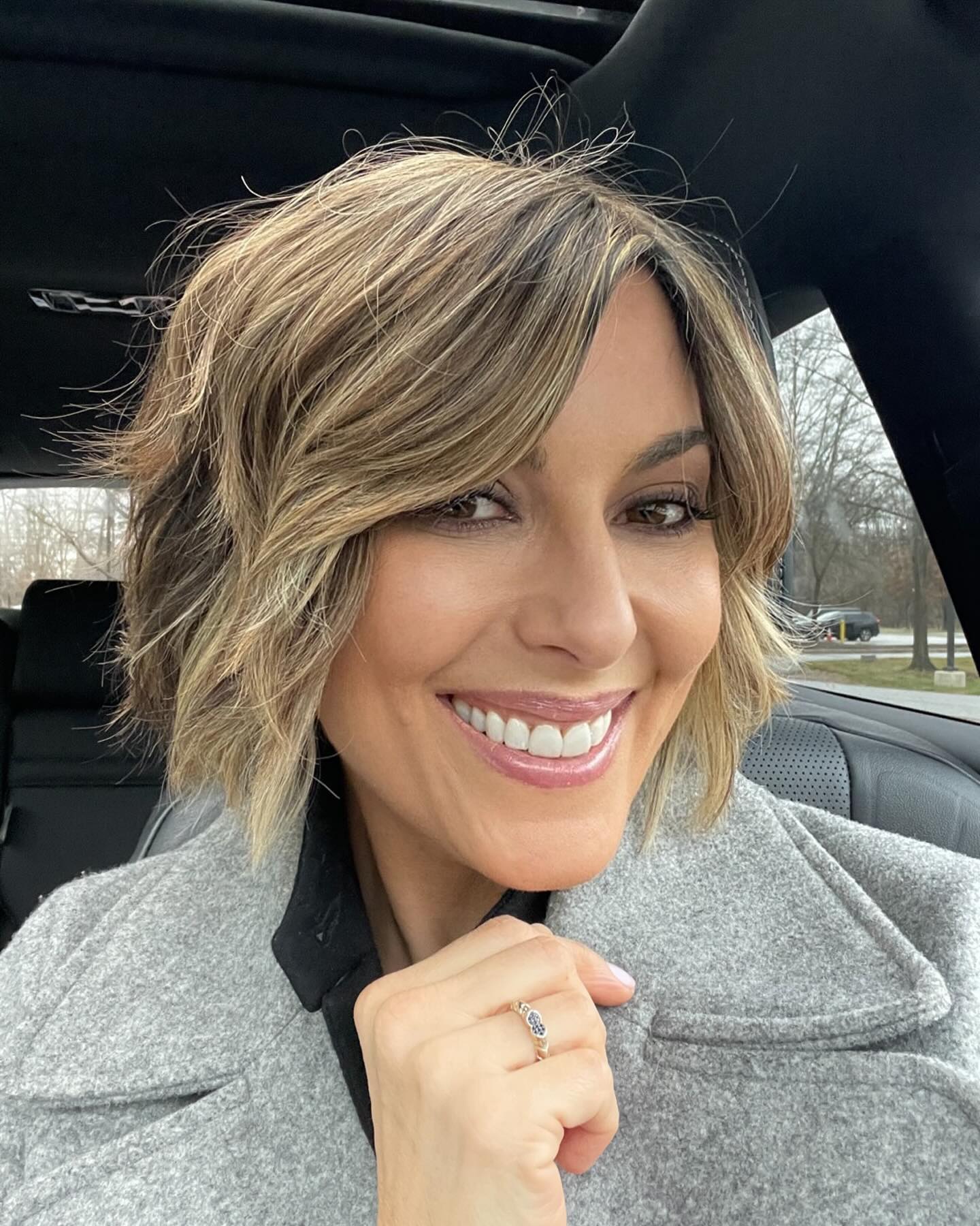 28. Sun-kissed Textured Bob with Effortless Elegance