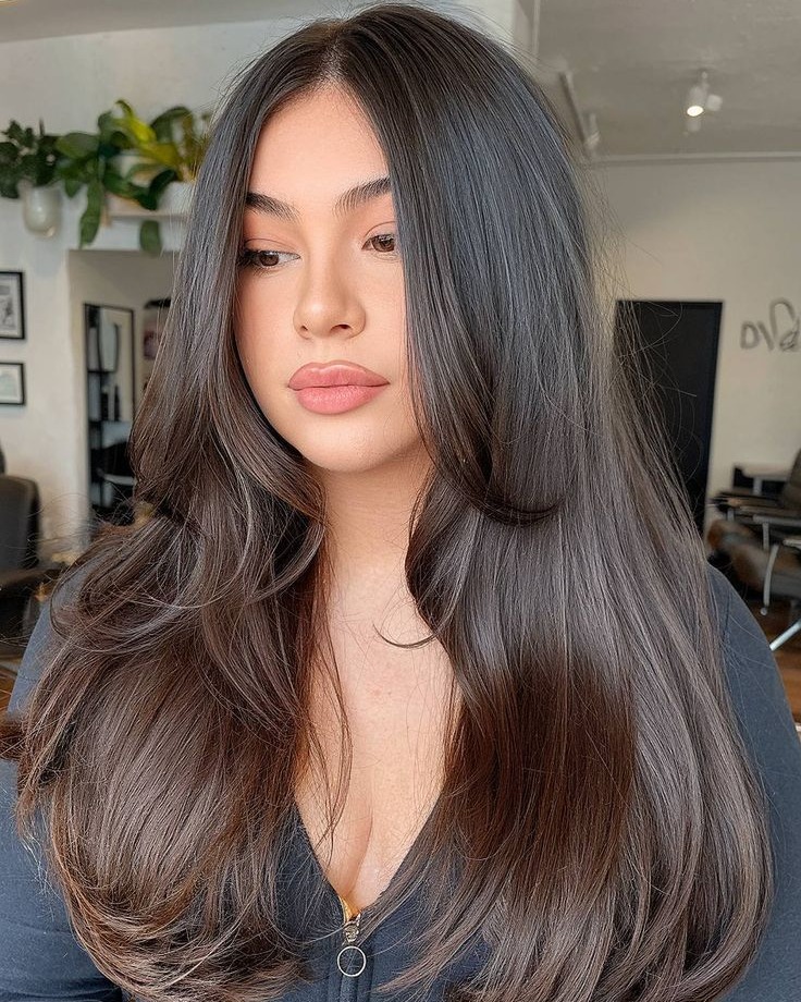 22. Sun-drenched Layers: Summer Blonde Redefined