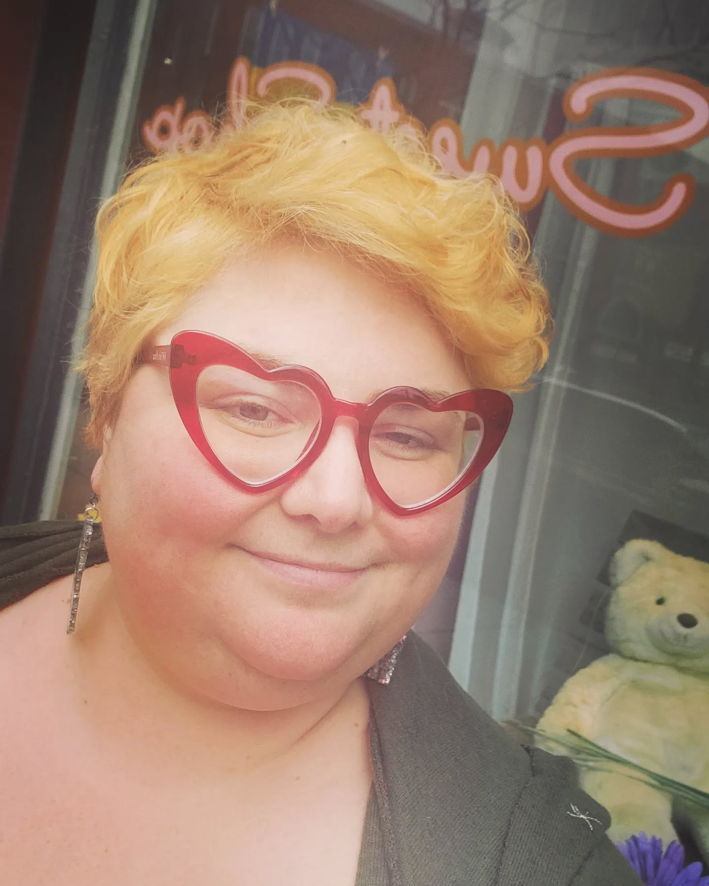 31. Sleek Pixie: Modern and Chic