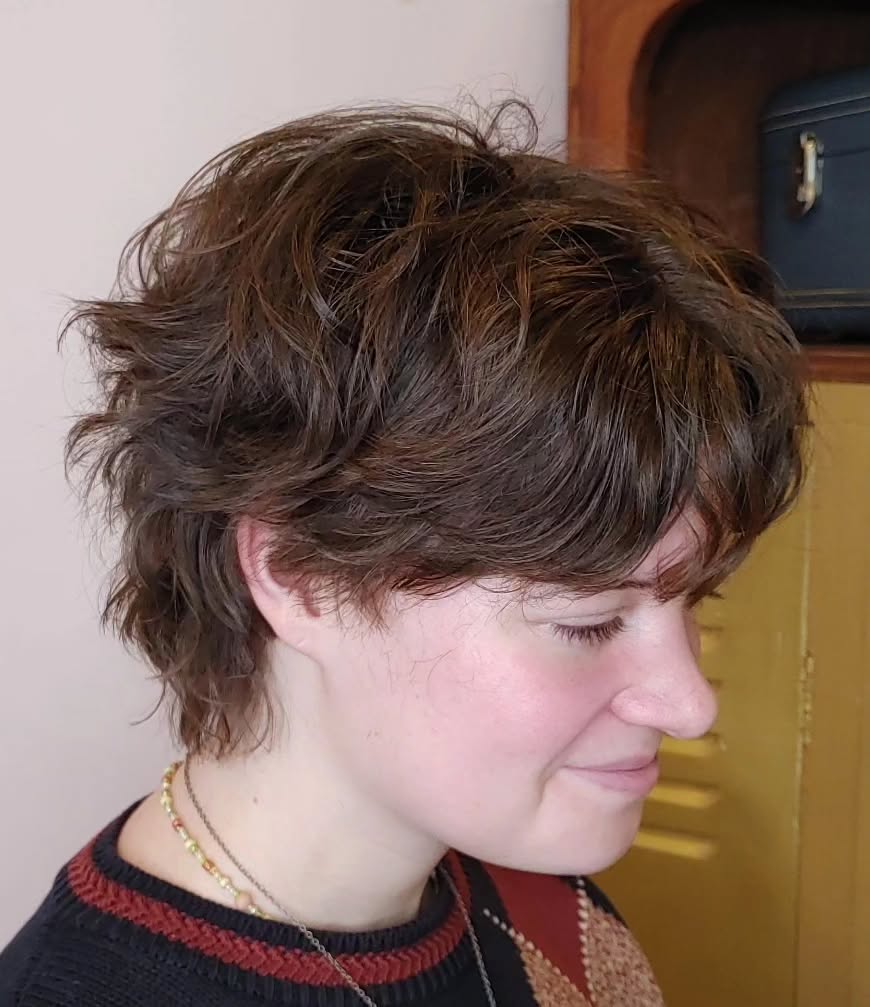 22. Short, tousled wavy cut with soft layers