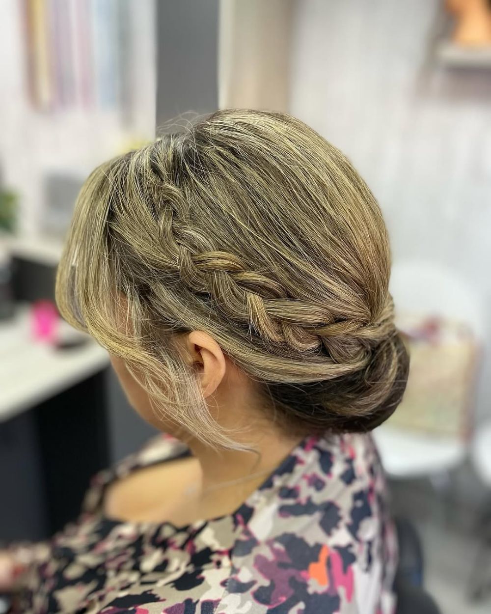 55+ Easy Updos for Medium-Length Hair That Look Stunning