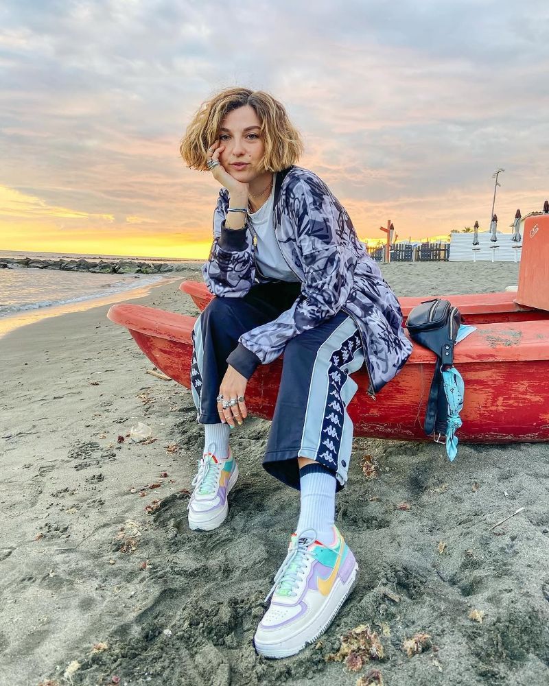 8. Effortlessly Chic Curly Bob