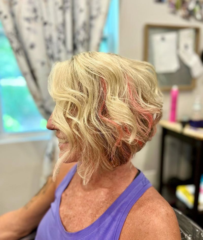 23. Soft Textured Bob with Subtle Highlights