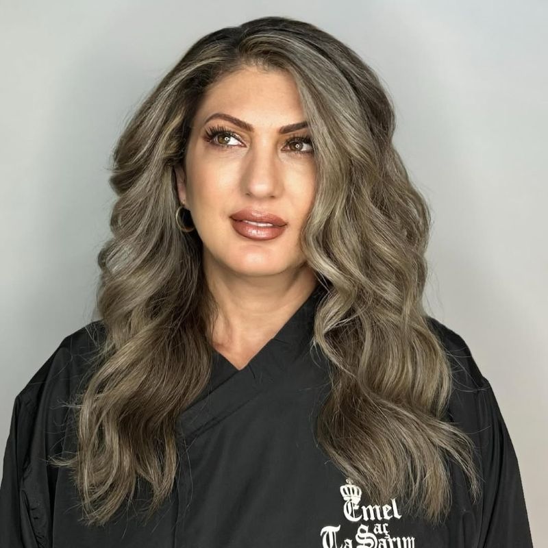 68. Soft Waves with Subtle Highlights