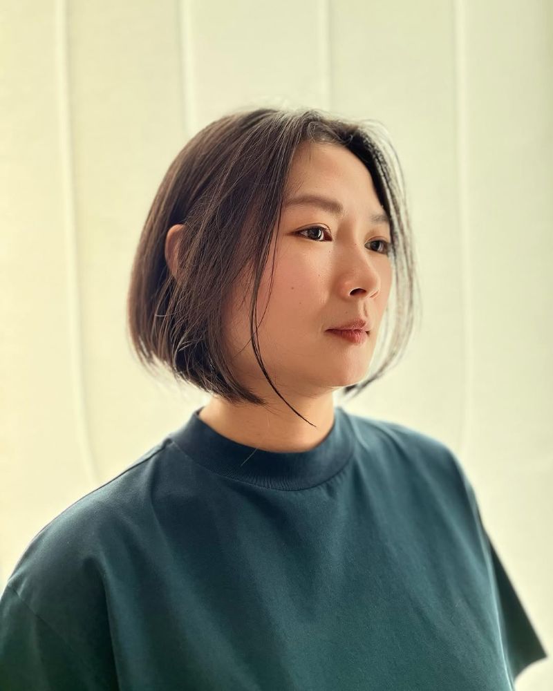 2. Textured Mid-Length Bob with Soft Layers