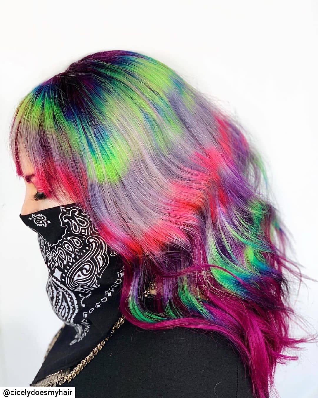 37. Bold Rainbow Waves