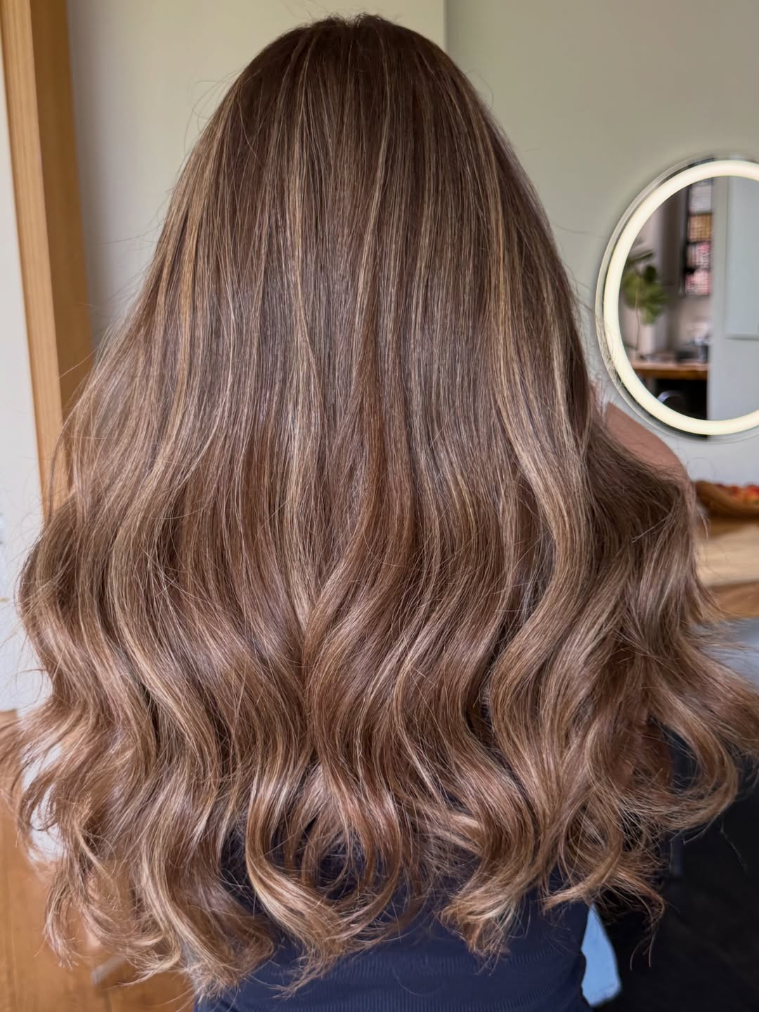 15. Bronzed Waves with Honey Highlights