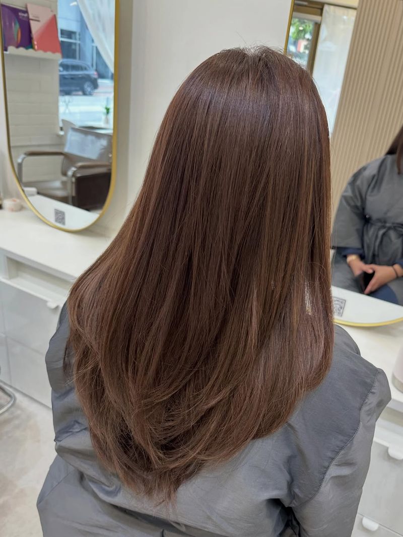 3. Chestnut Brown U-Cut Layers