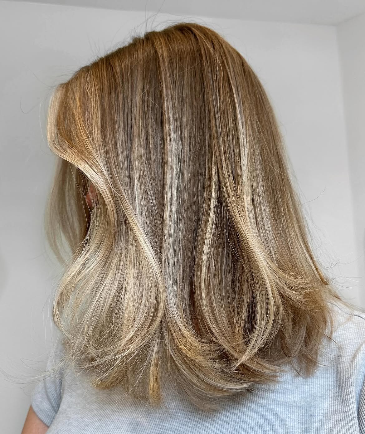 7. Creamy Highlighted Medium Cut