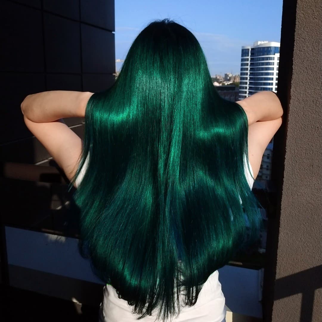 23. Deep Emerald Gloss