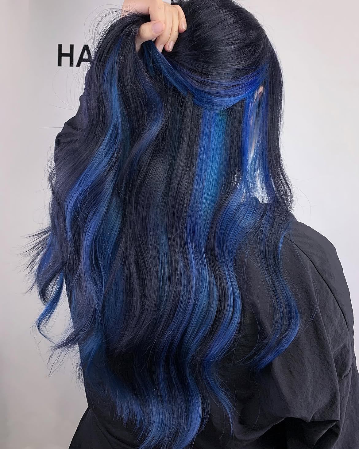 24. Deep Indigo Waves with Hidden Vibrant Blue