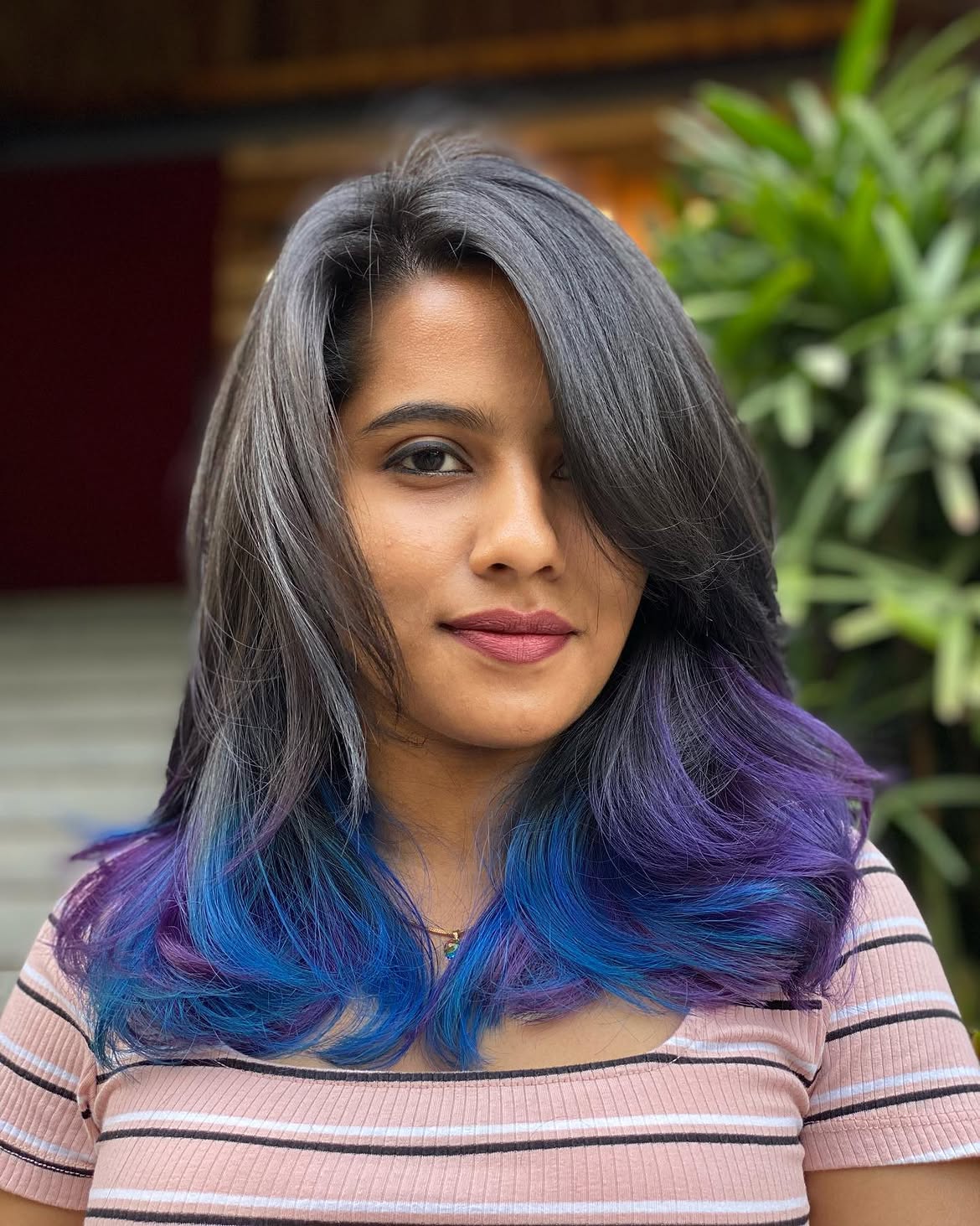21. Deep Indigo and Sapphire Gradient Layers