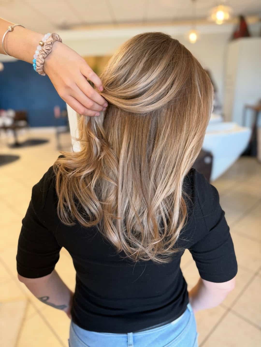 17. Dimensional Sandy Blonde Waves