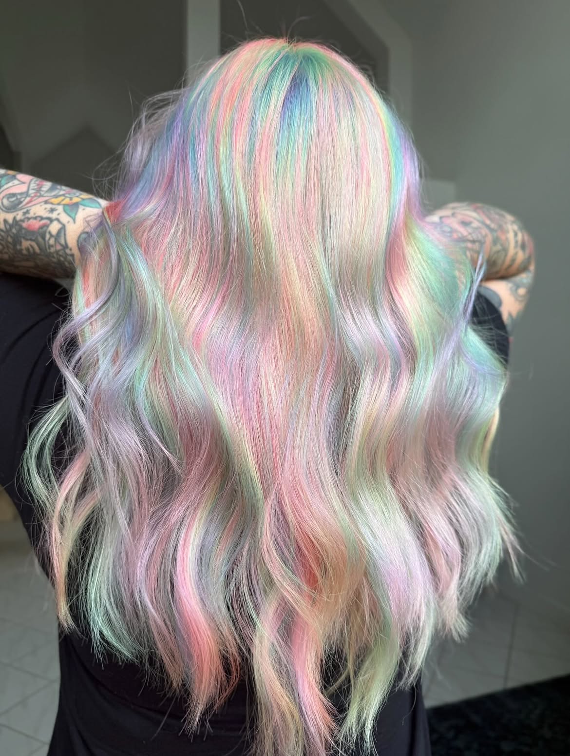 2. Dreamy Pastel Waves