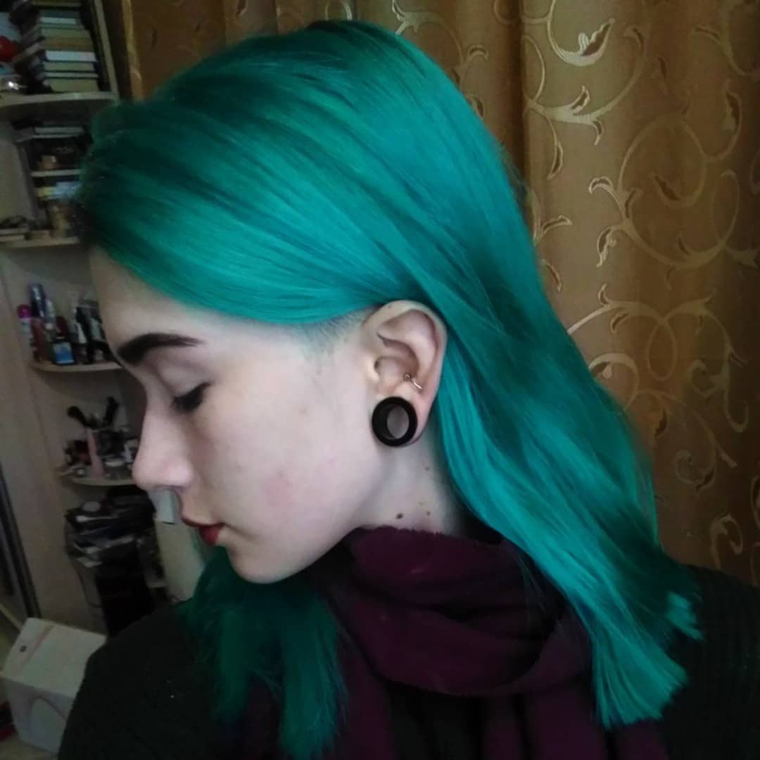 40. Emerald Undercut Pop