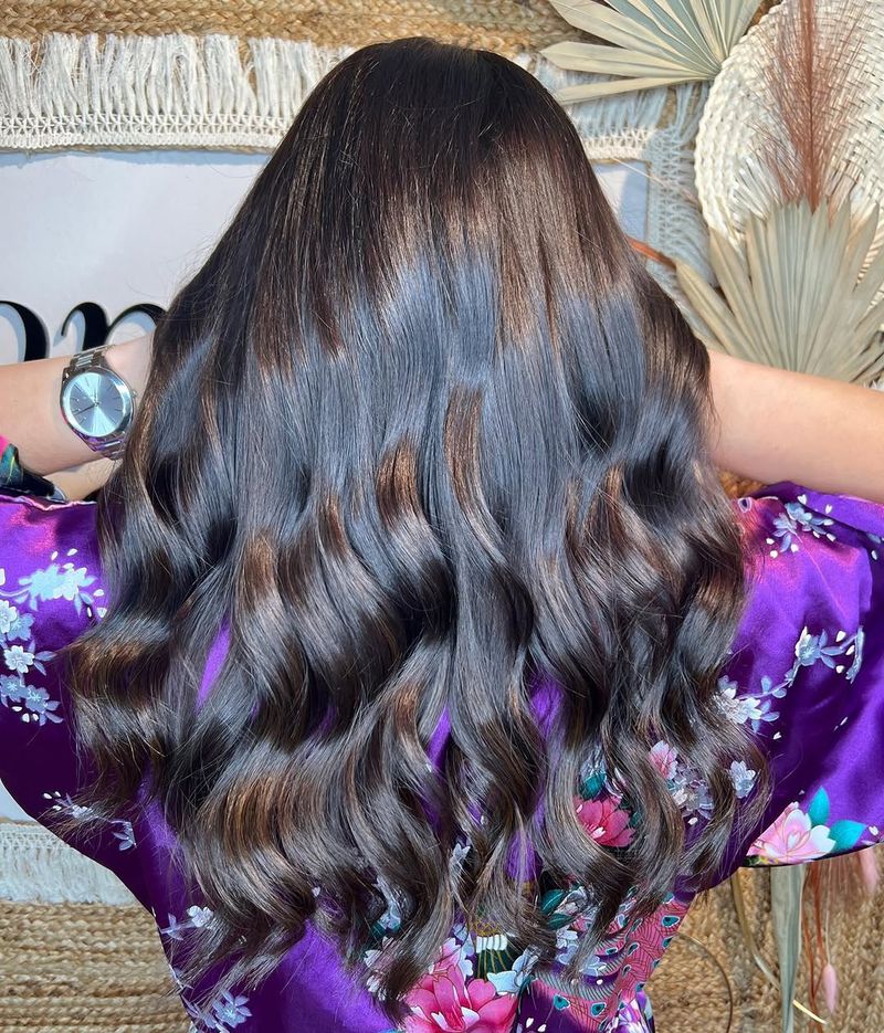 11. Glossy Caramel Highlights on Deep Espresso