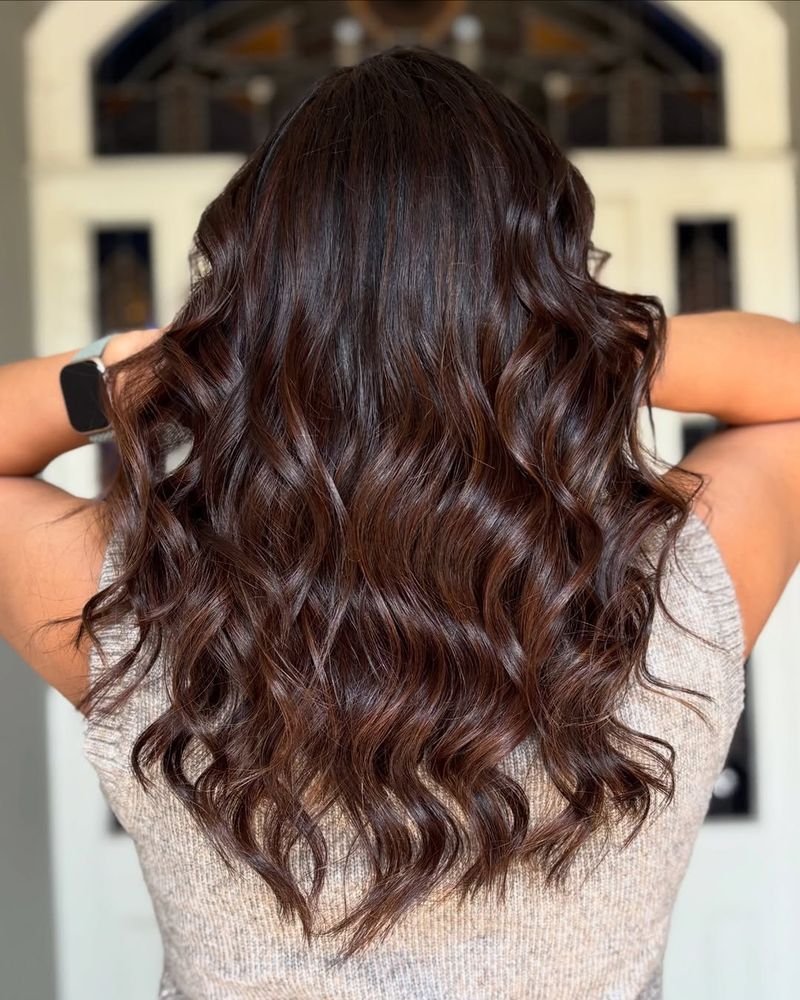 25. Glossy Espresso Waves