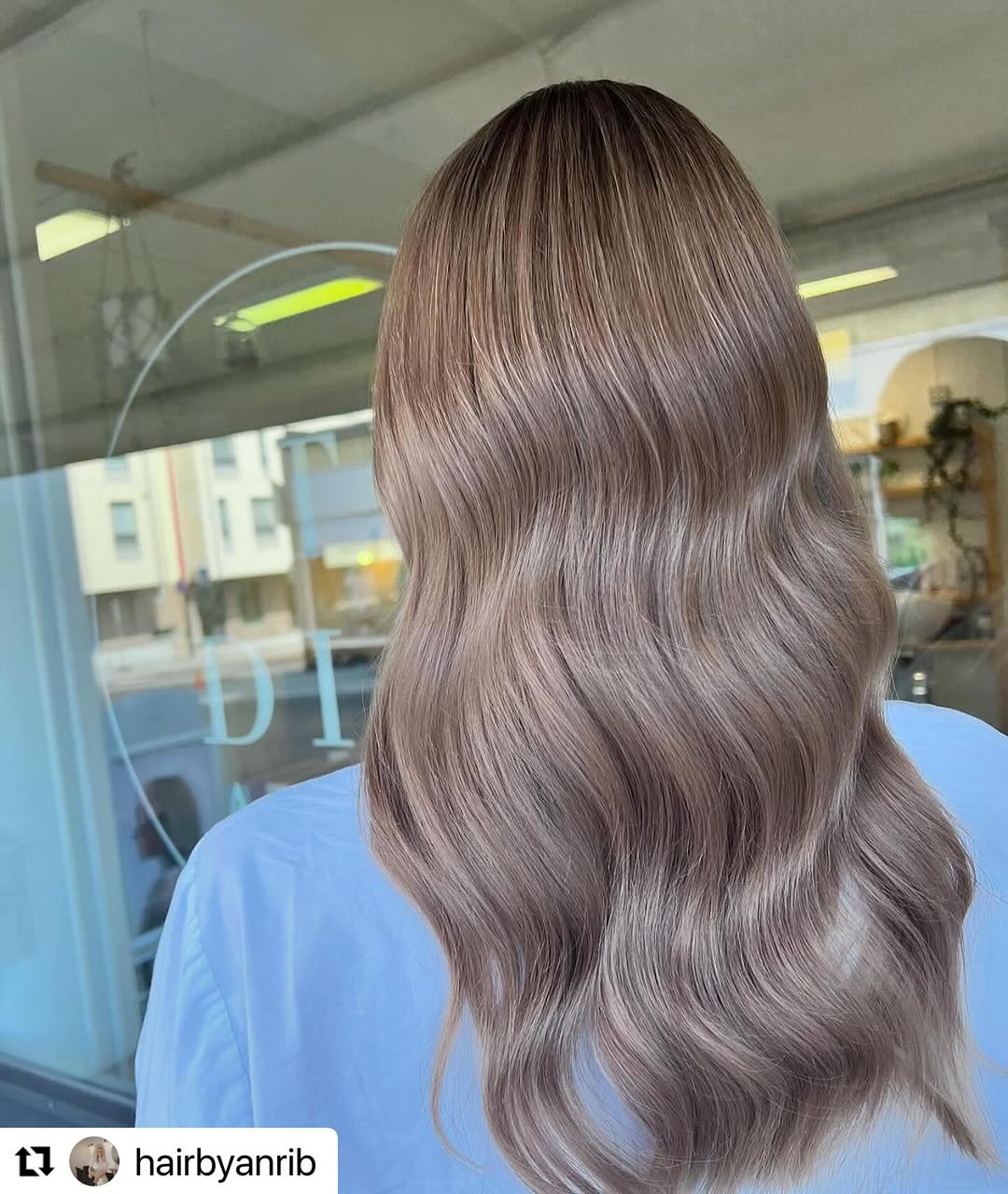 29. Glossy Mushroom Blonde Waves