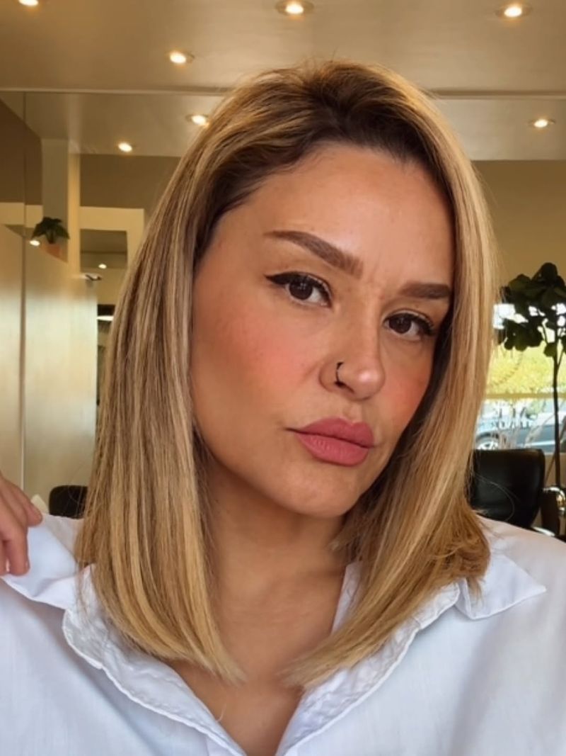64. Honey Blonde Lob with Side Part