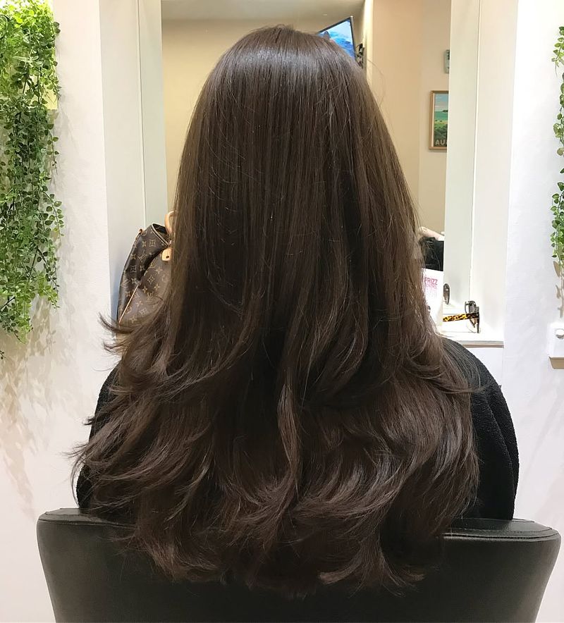 38. Long U-Cut with Feathery Layers