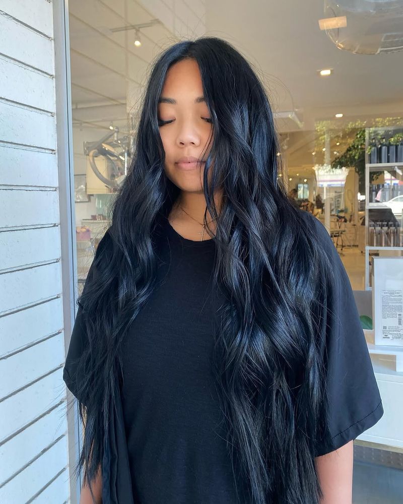 23. Midnight Wave Lengths