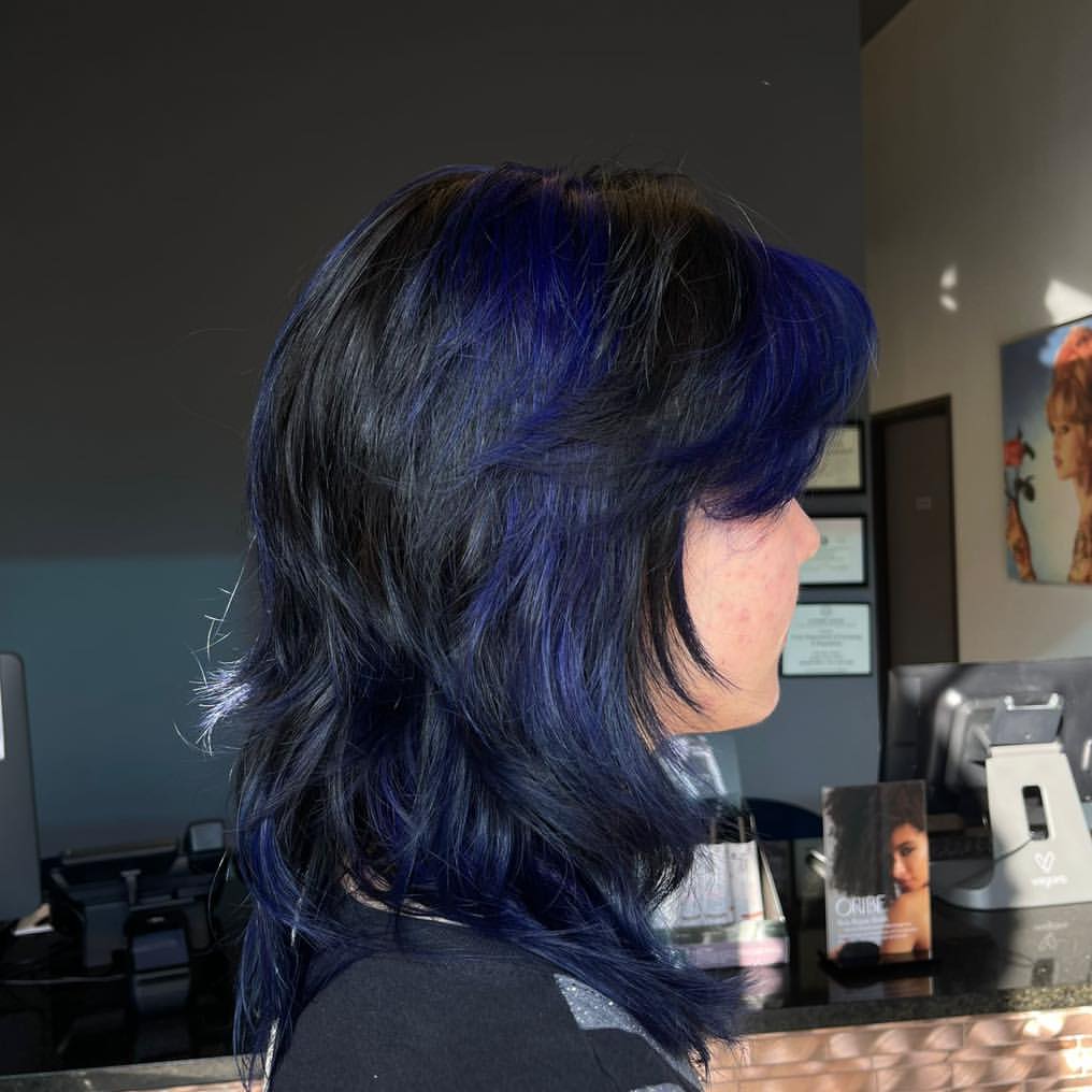 18. Midnight Waves with Subtle Layers