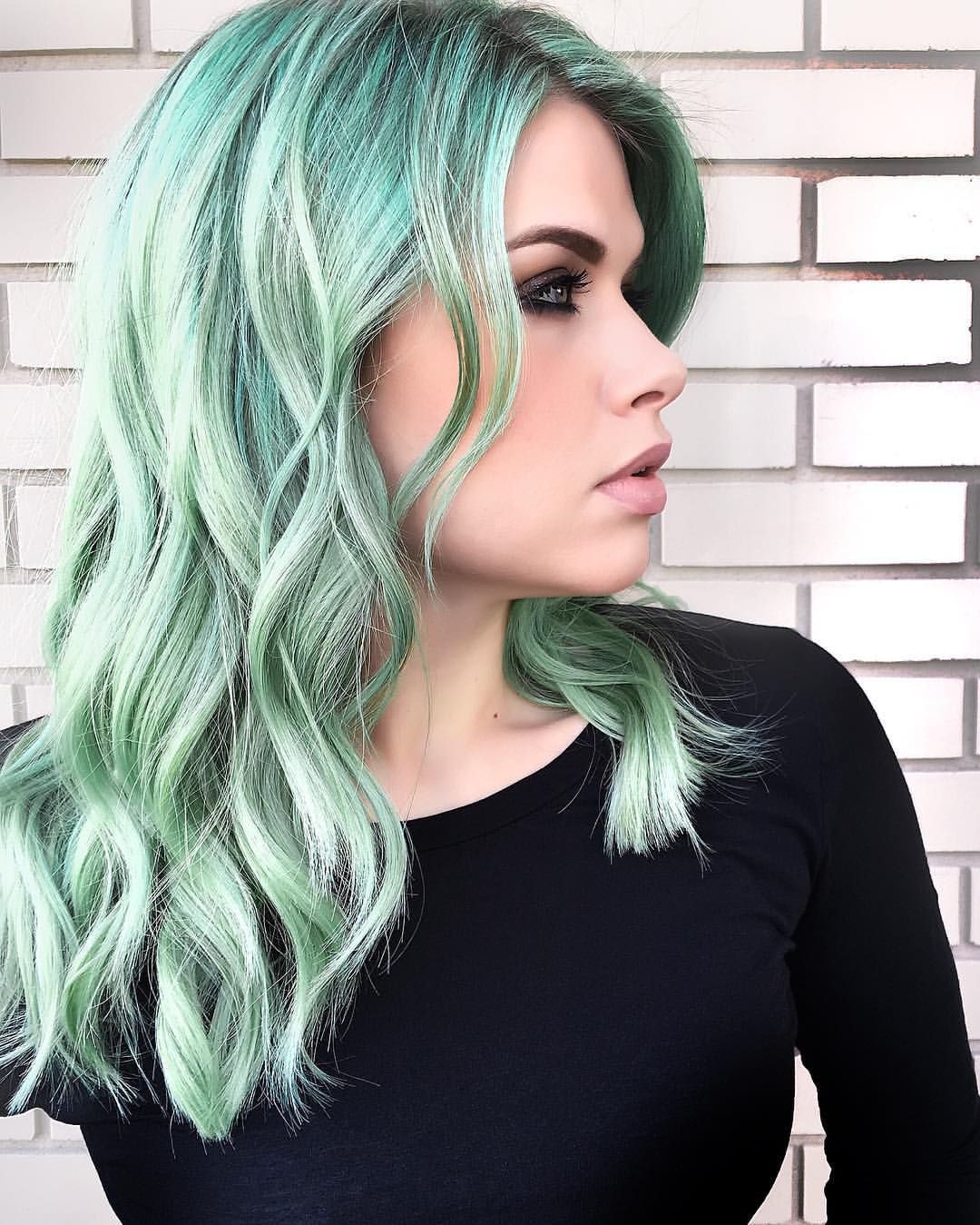 13. Mint Green Shadow Root Waves