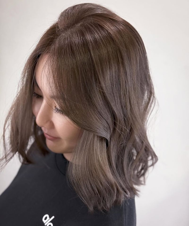 17. Muted Mushroom Brown Lob