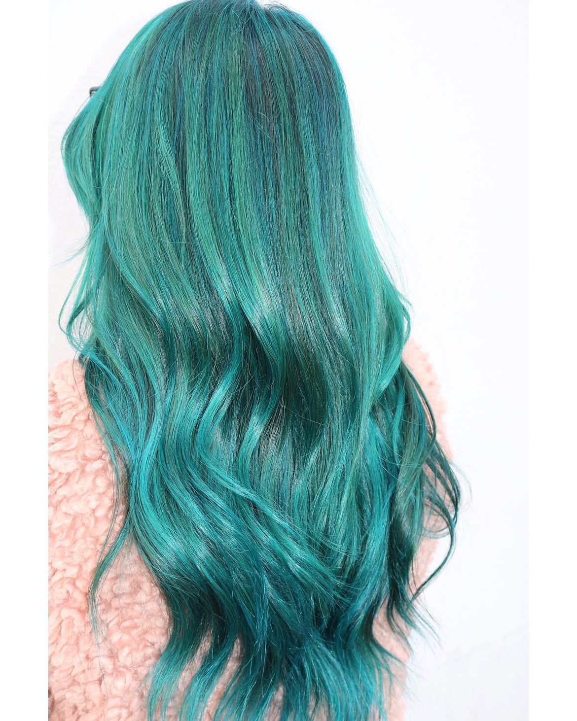 5. Ocean Waves and Seafoam Tones
