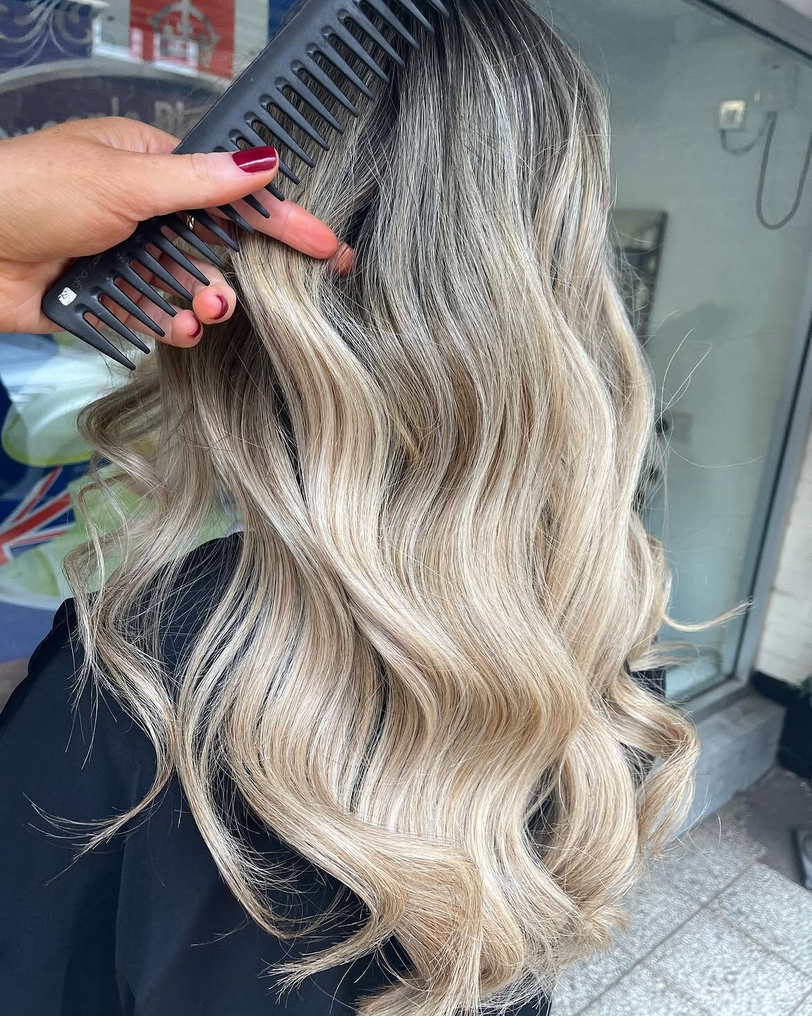 6. Root Smudged Ice Beige Waves