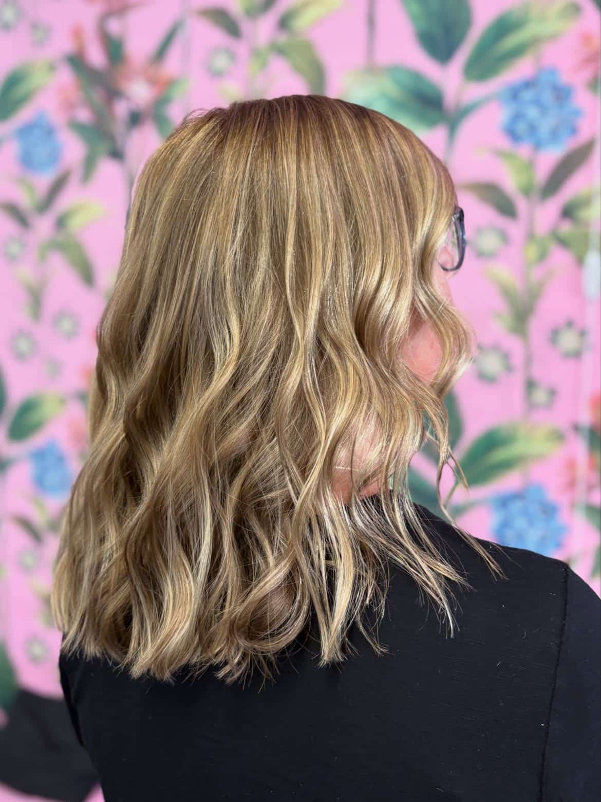 37. Sandy Blonde Lob with Soft Waves