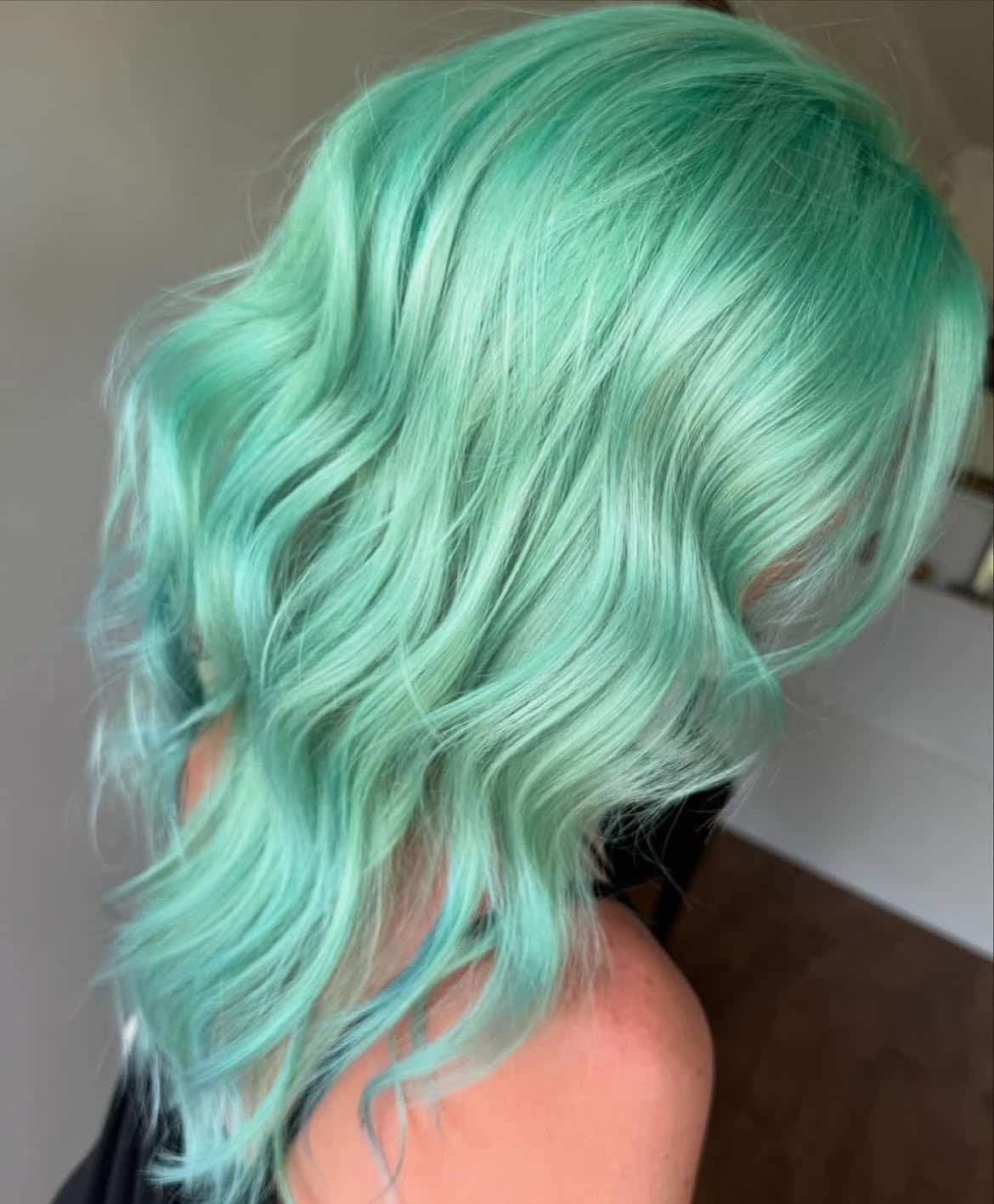 6. Seafoam Mint Wavy Lob