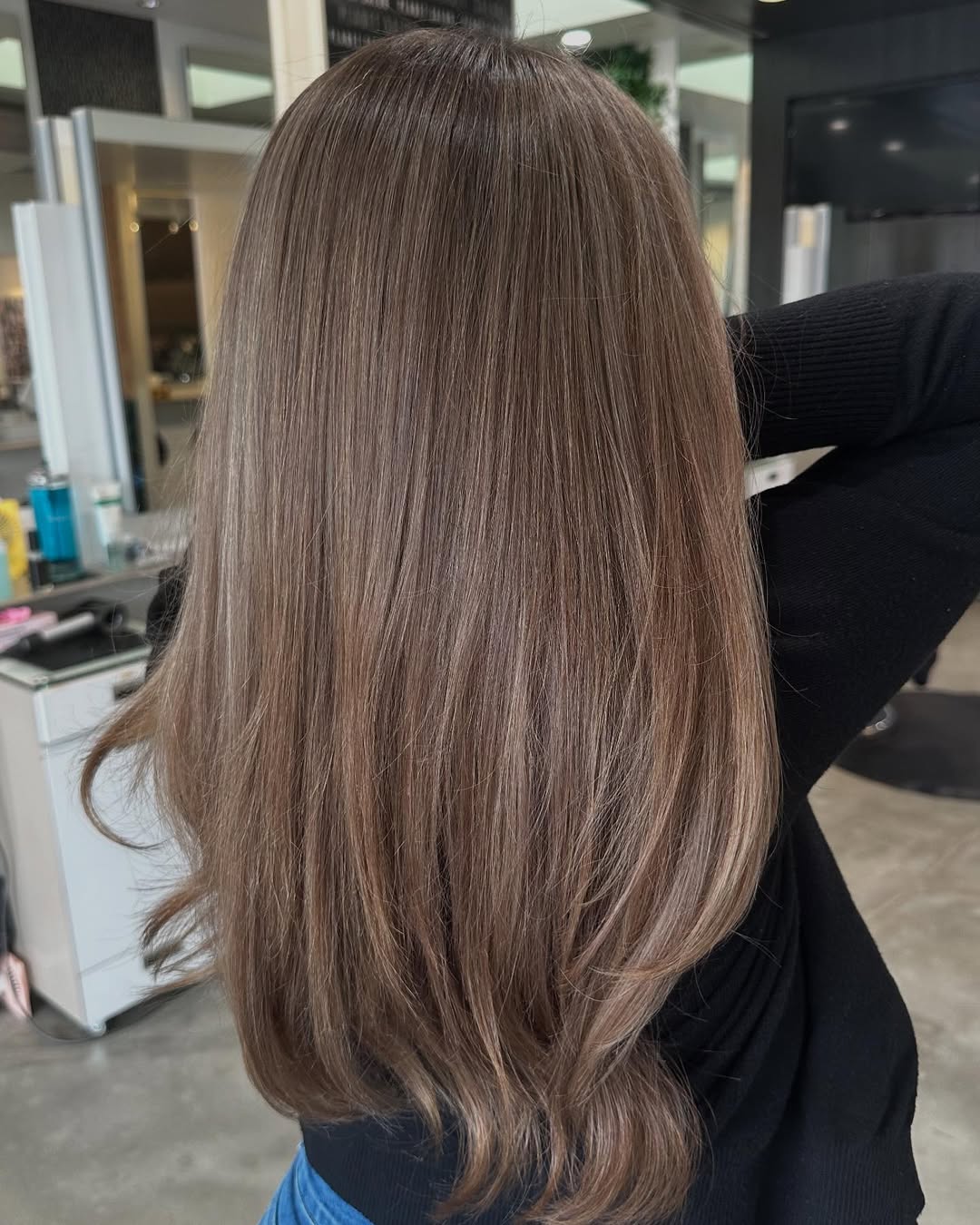 26. Silky Ash-Toed Long Layers